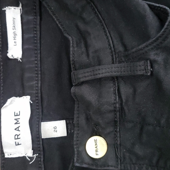 Frame Le High Skinny in Noir Coated Jeans - Picture 5 of 8